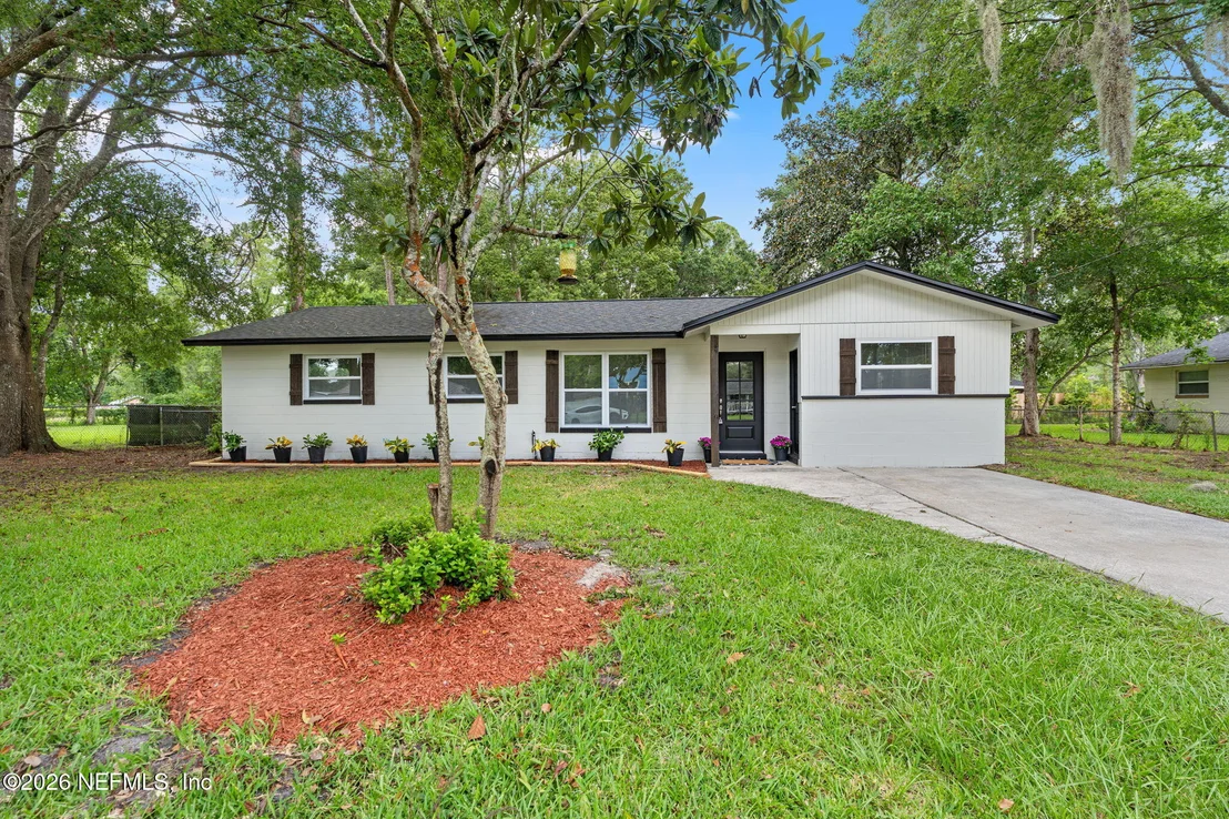 Photo of 594 CEDAR Avenue