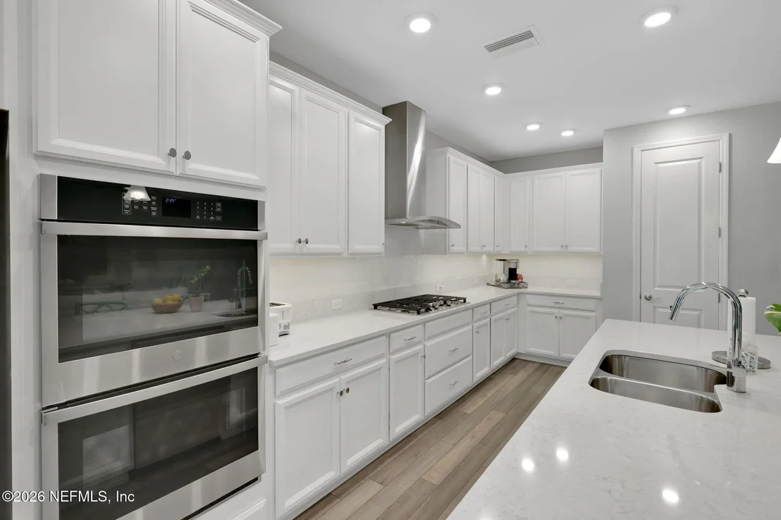 Photo of 146 CLARENDON Road