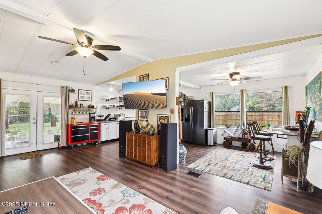 Photo of 8521 COUNTY ROAD 13 N