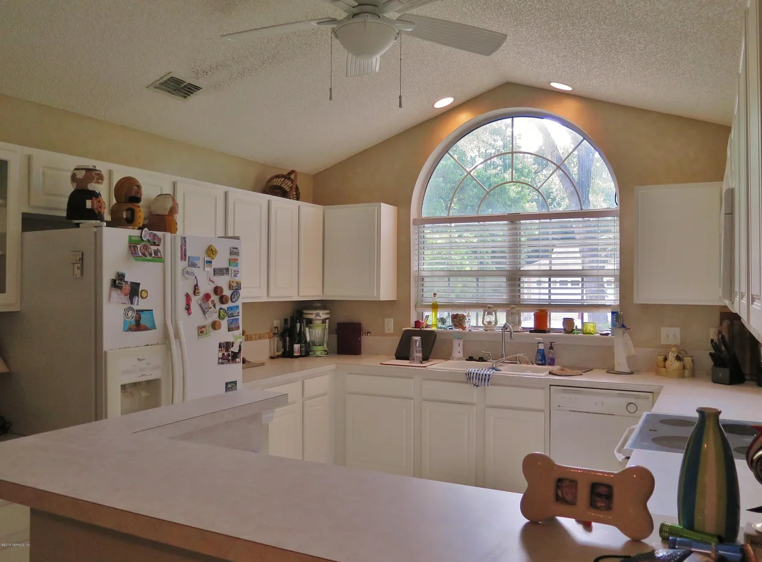 Photo of 3239 MERRILL Boulevard