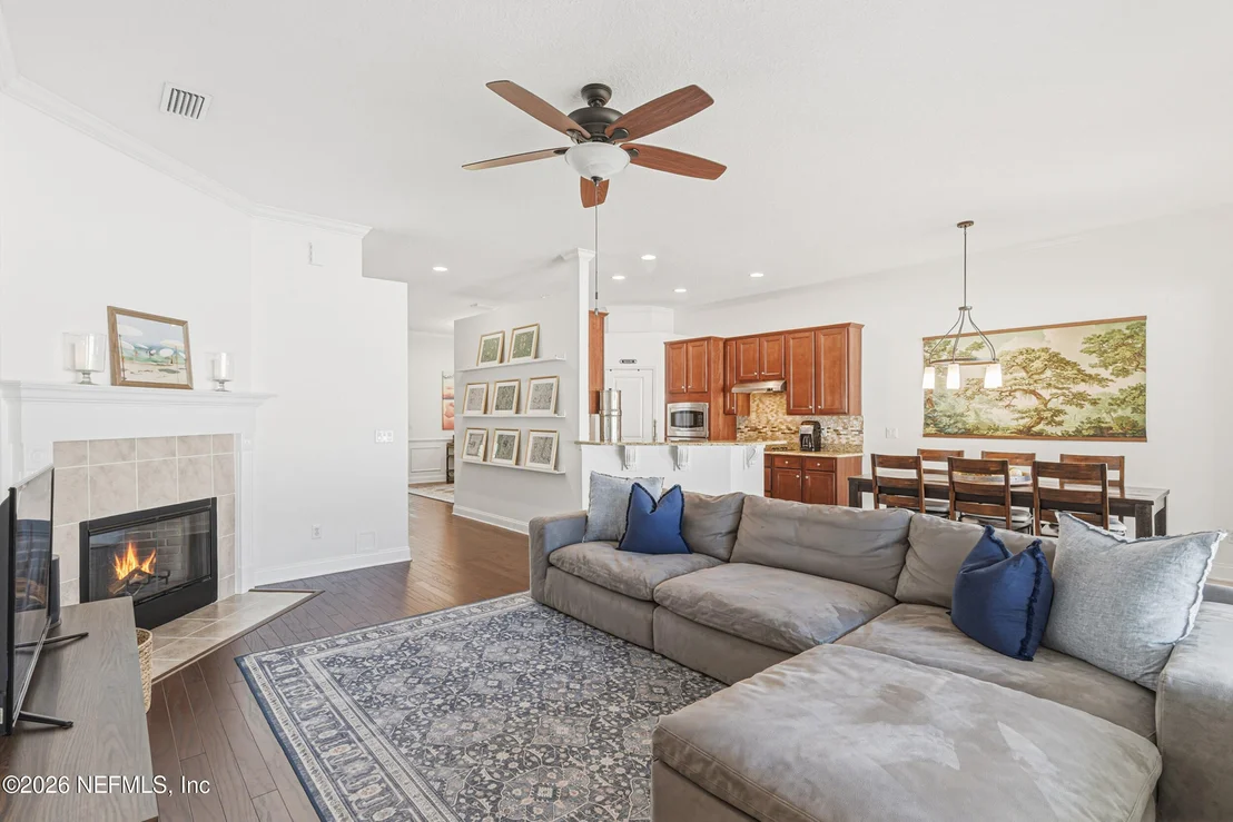 Photo of 2104 BLUFF VIEW Road