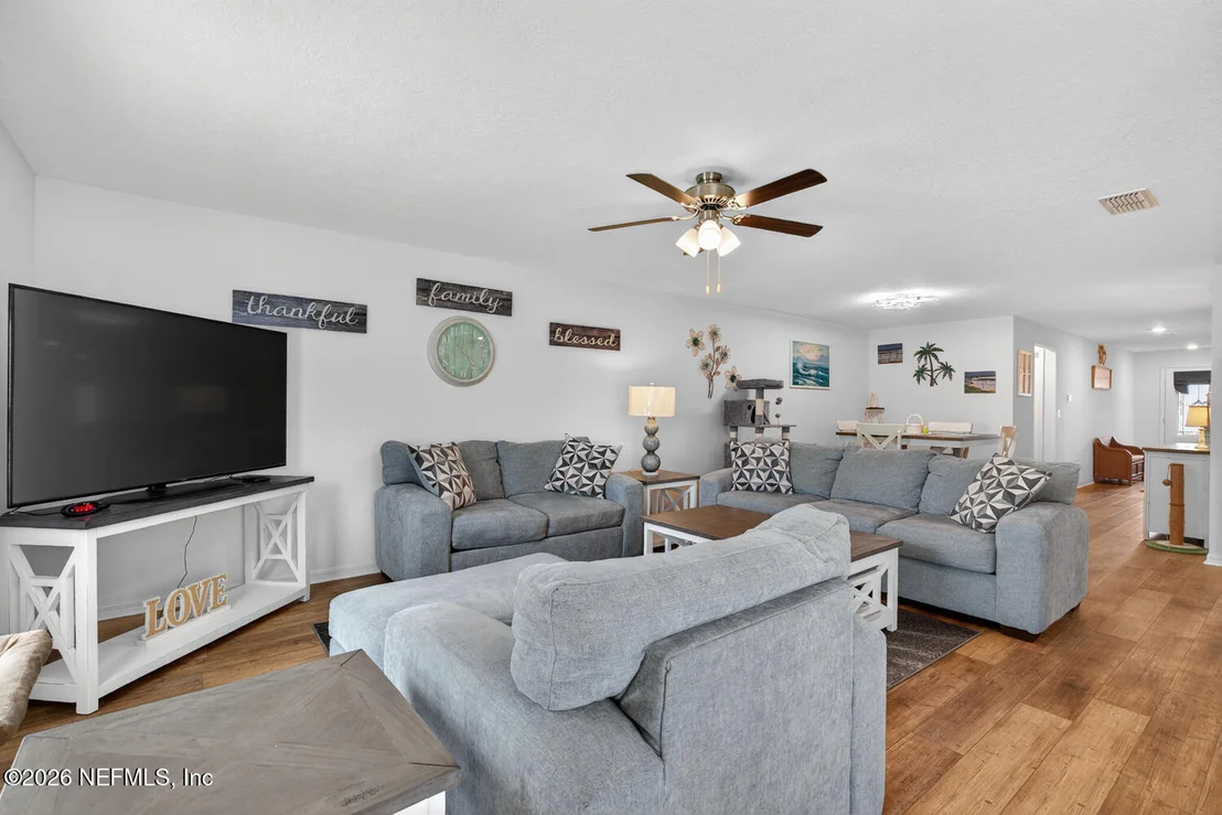 Photo of 2 RADIUM Lane