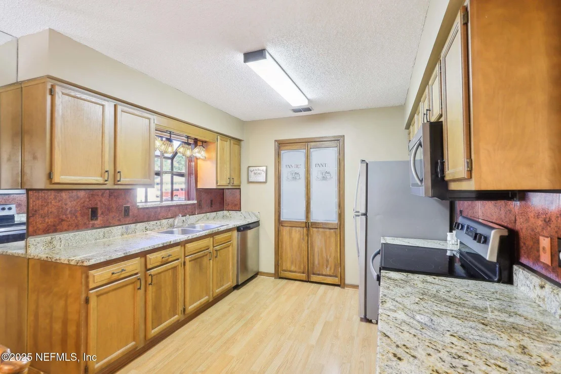 Photo of 10744 HEARTHSTONE Drive