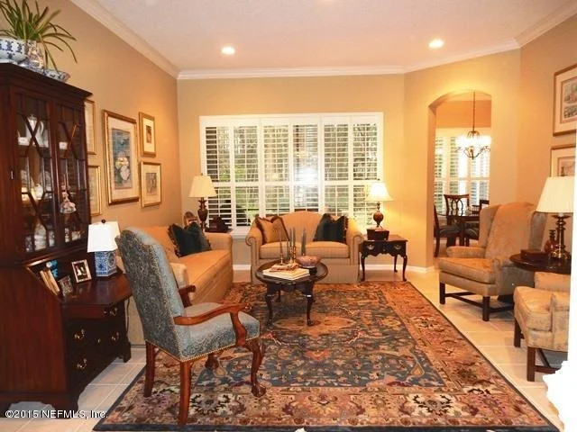 Photo of 533 OAKMONT Drive