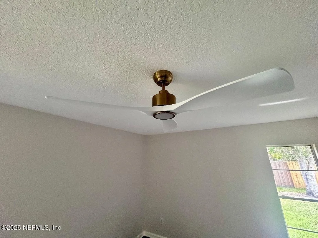 Photo of 702 NIEVES Lane
