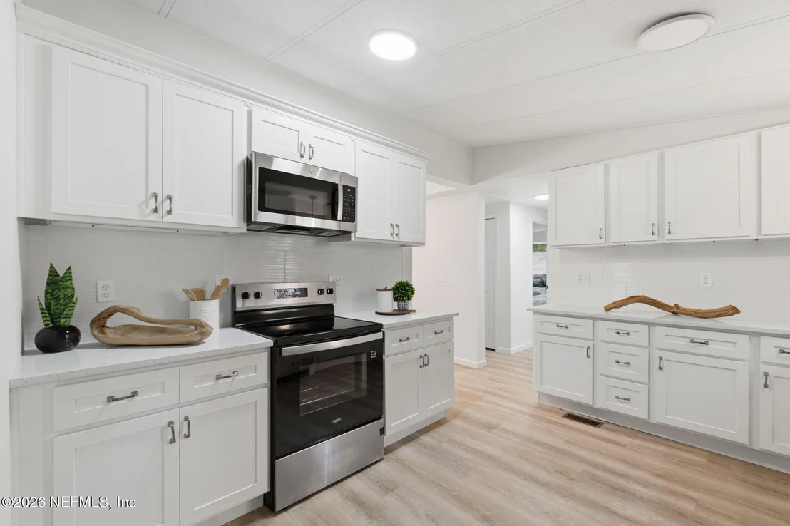 Photo of 8337 SINGLETON Place