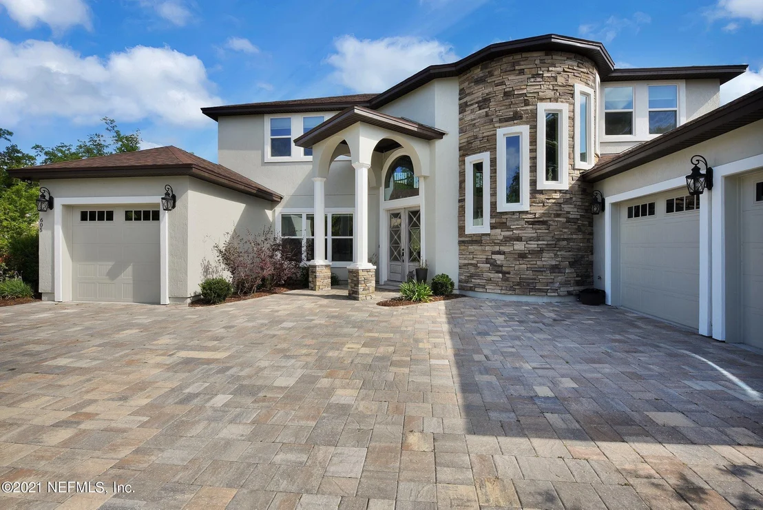 Photo of 605 DONALD ROSS Way