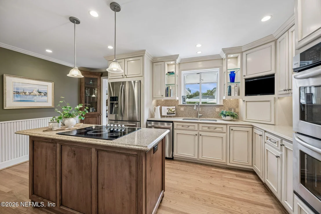 Photo of 4737 EXETER Lane