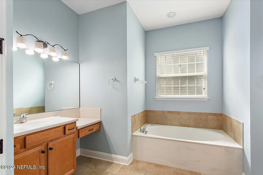 Photo of 1532 VALHALLA Way