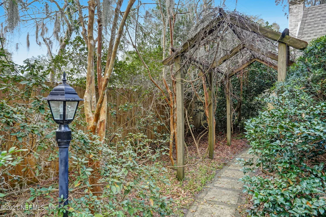Photo of 11432 RIVER KNOLL Drive