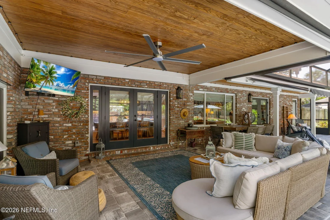 Photo of 8148 BLUE JAY Lane