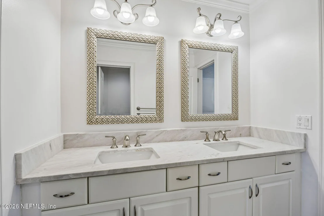 Photo of 285 LINKSIDE Circle