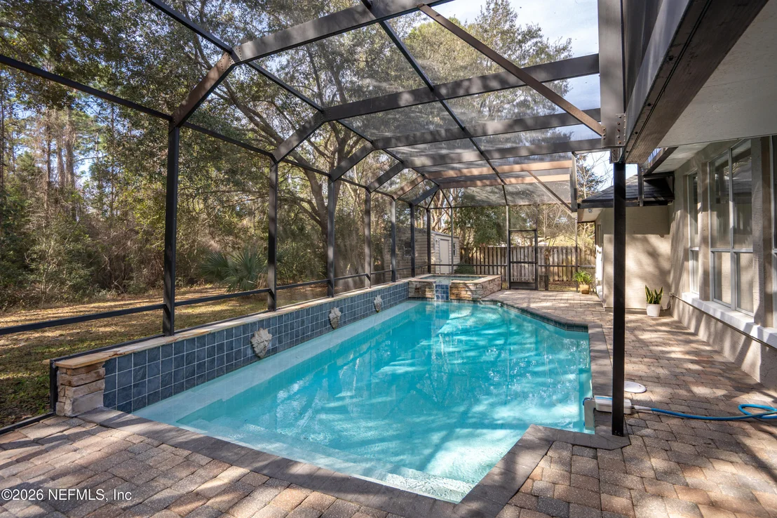 Photo of 221 CACIQUE Drive