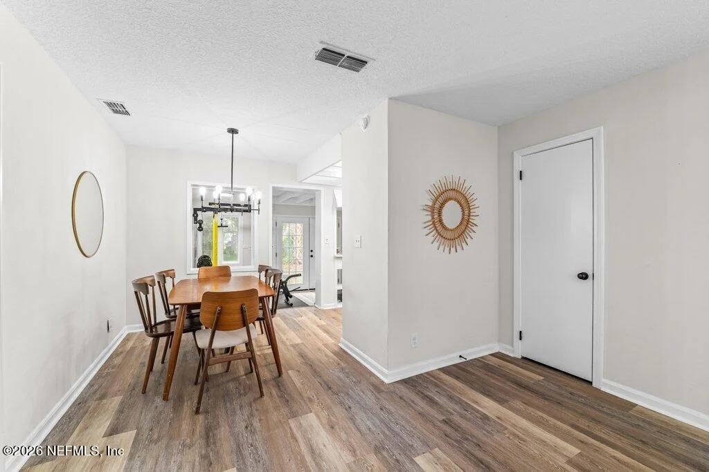 Photo of 1138 HALIFAX Road