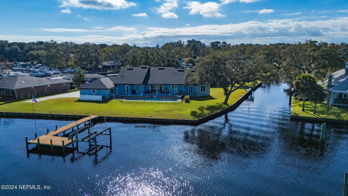 Photo of 487 CREIGHTON Road