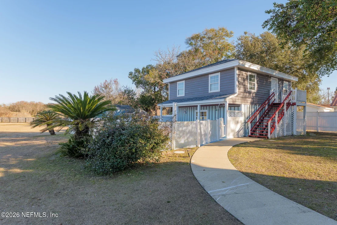 Photo of 1863 LIVE OAK Drive