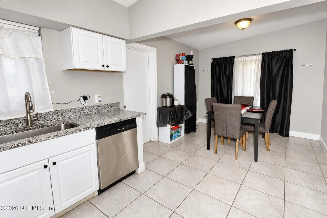 Photo of 6116 PERRINE Drive