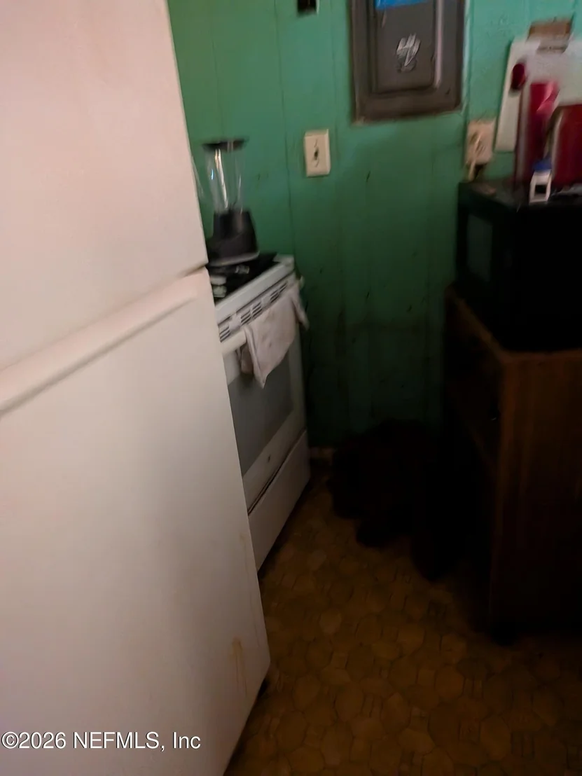Photo of 4004 RUBY Drive W