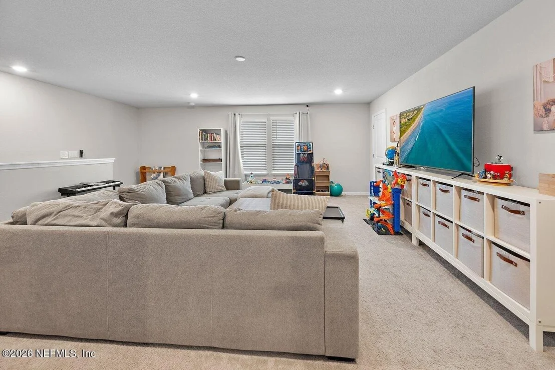Photo of 174 MYRTLE OAK Court