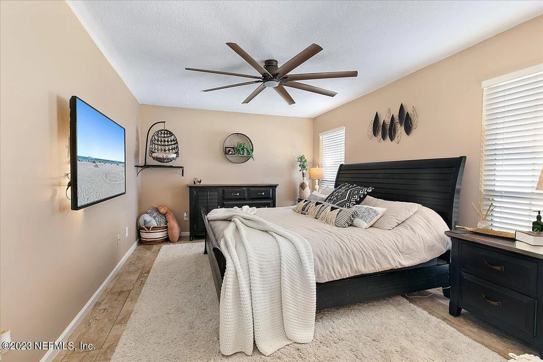 Photo of 910 LONG LAKE Drive
