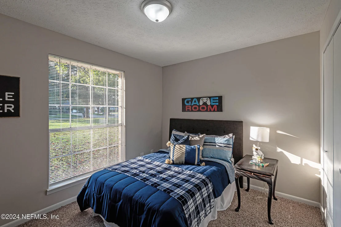 Photo of 7995 SARCEE Trail