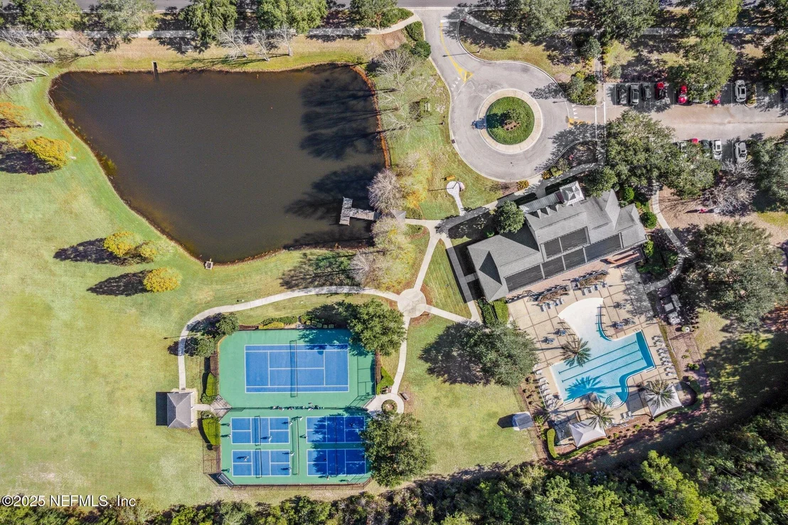 Photo of 85558 FALL RIVER Parkway