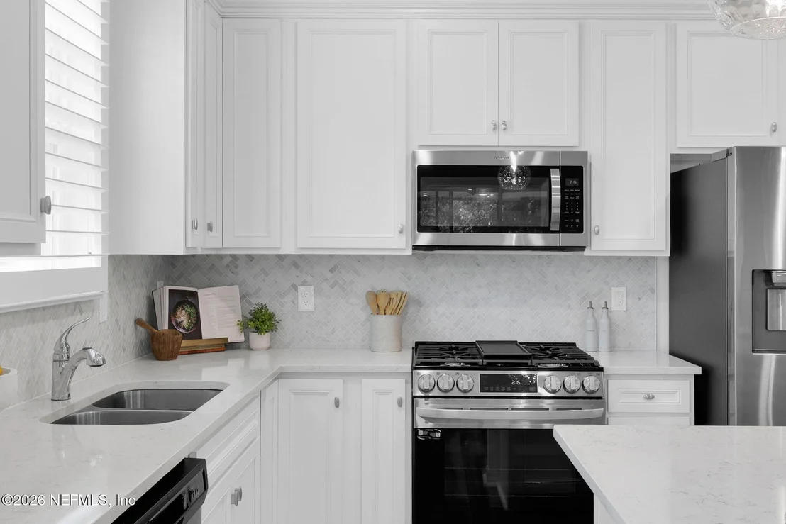 Photo of 100 BROADHAVEN Drive