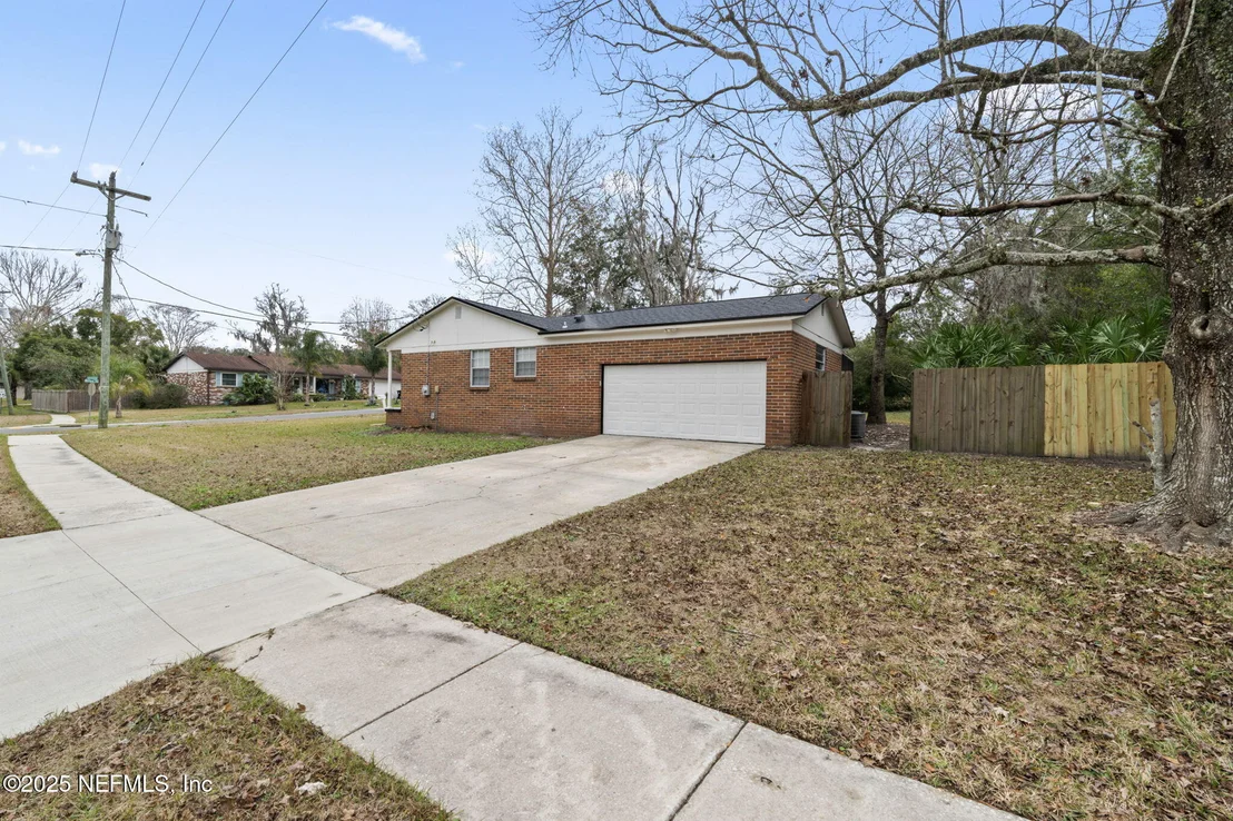 Photo of 432 NEPTUNE Road