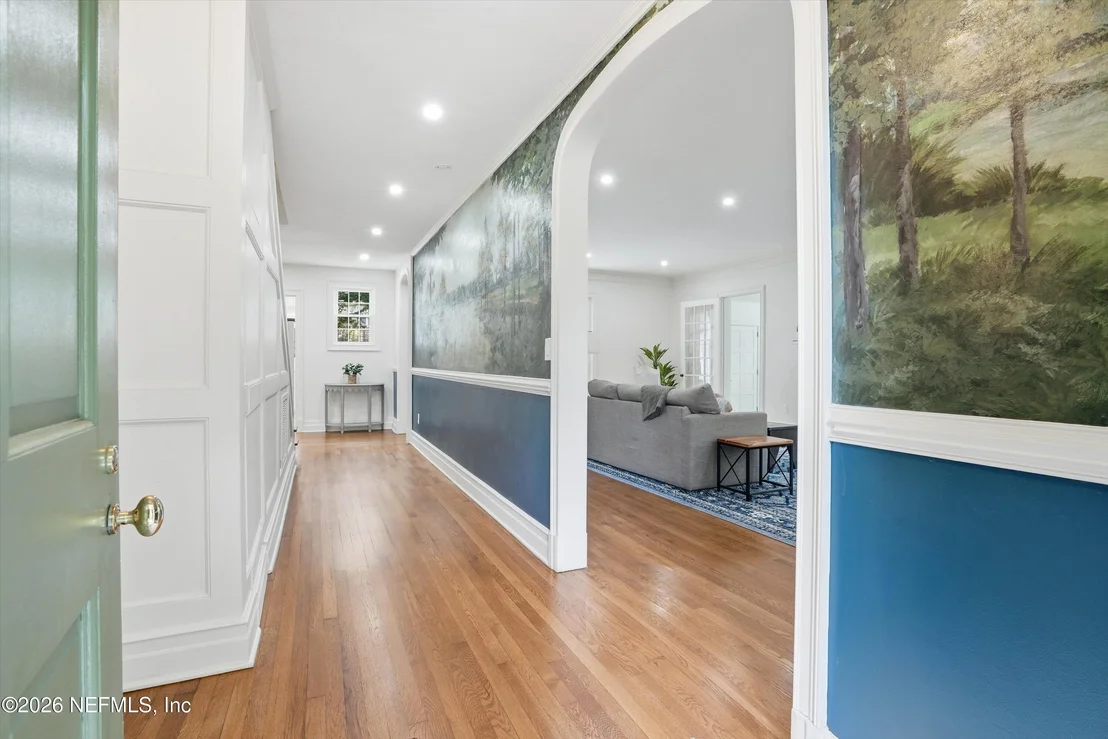 Photo of 1841 RIVER Road