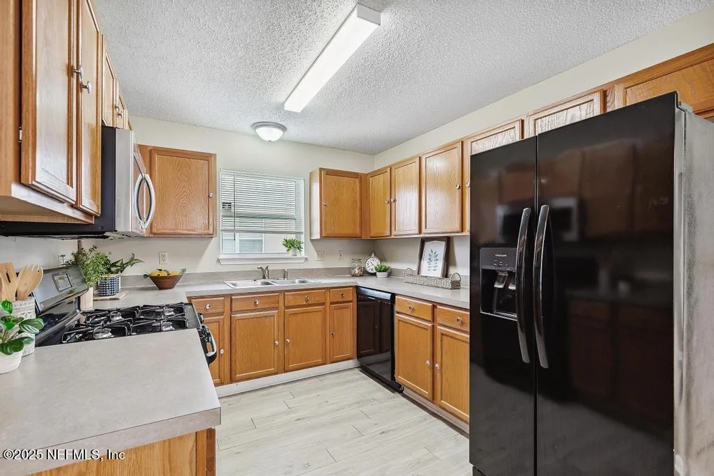 Photo of 1946 COLDFIELD Drive W