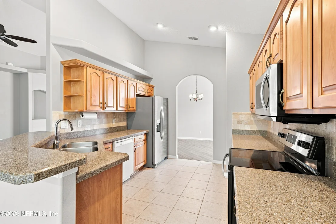 Photo of 629 KNOLLWOOD Lane