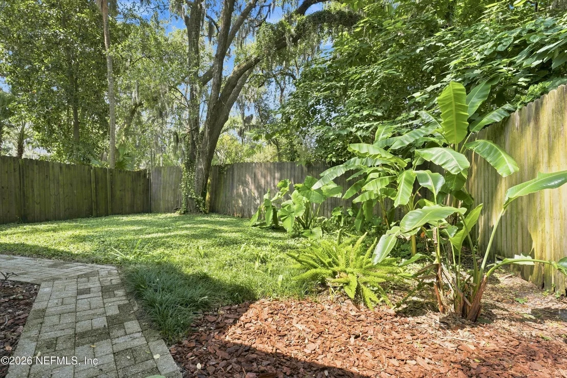 Photo of 1347 REDBUD Lane