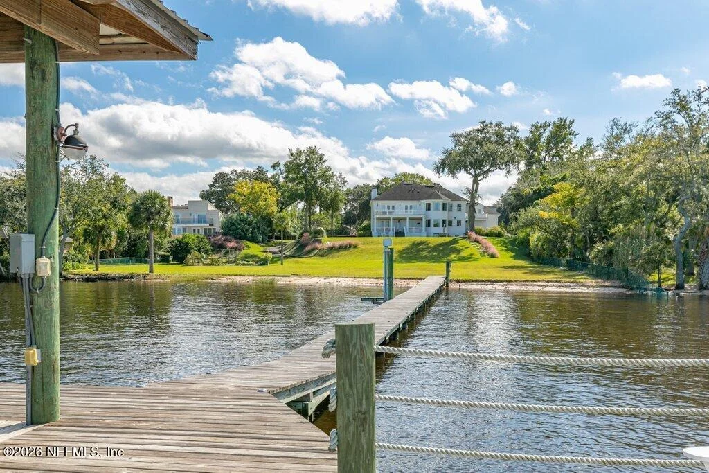 Photo of 4626 RIVER POINT Road W