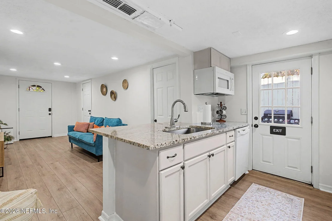 Photo of 16 MYRTLE Avenue