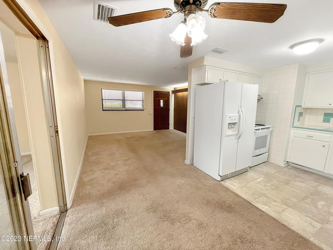 Photo of 451 CLERMONT Drive W