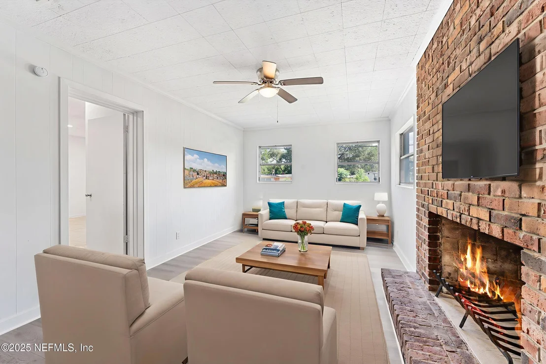 Photo of 2626 LEONID Road