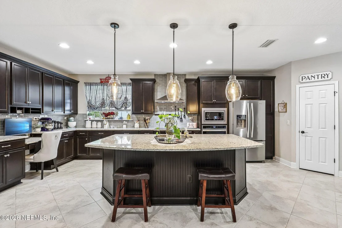 Photo of 910 LAUREL VALLEY Drive