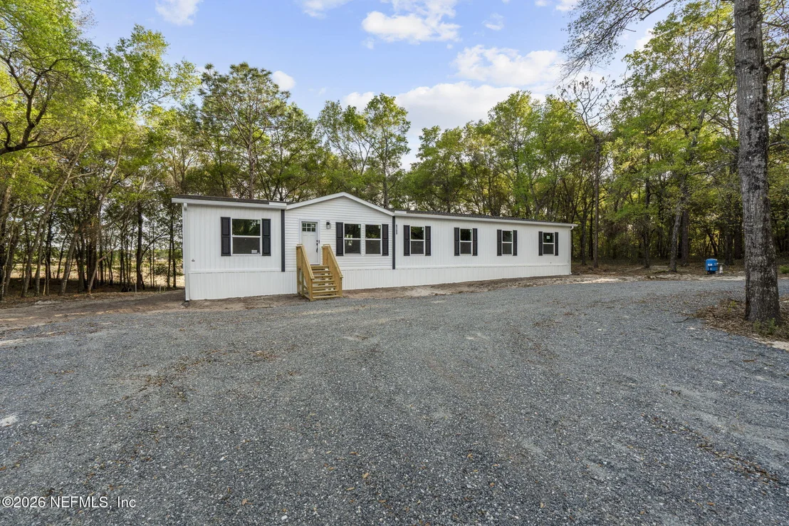 Photo of 6109 CENTER Circle
