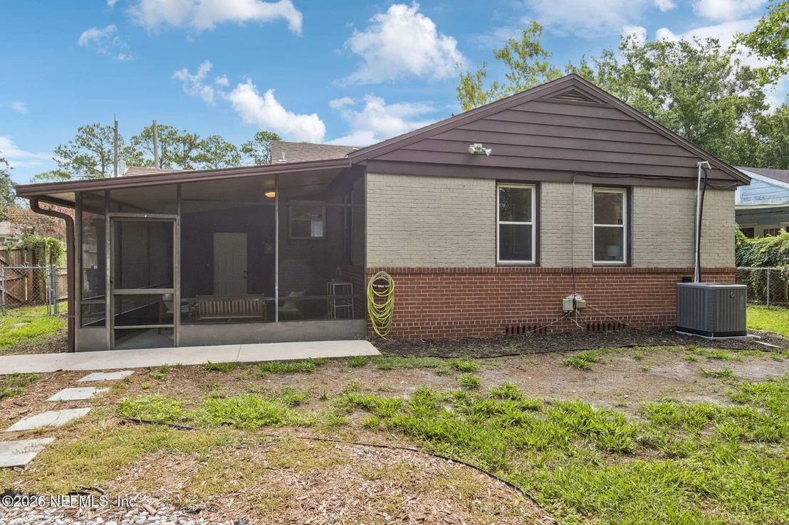 Photo of 2246 REDFERN Road