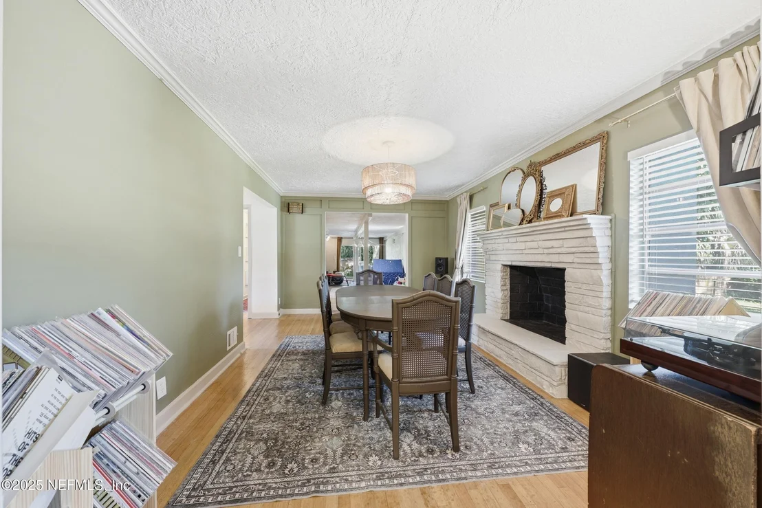 Photo of 1315 MAYFAIR Road