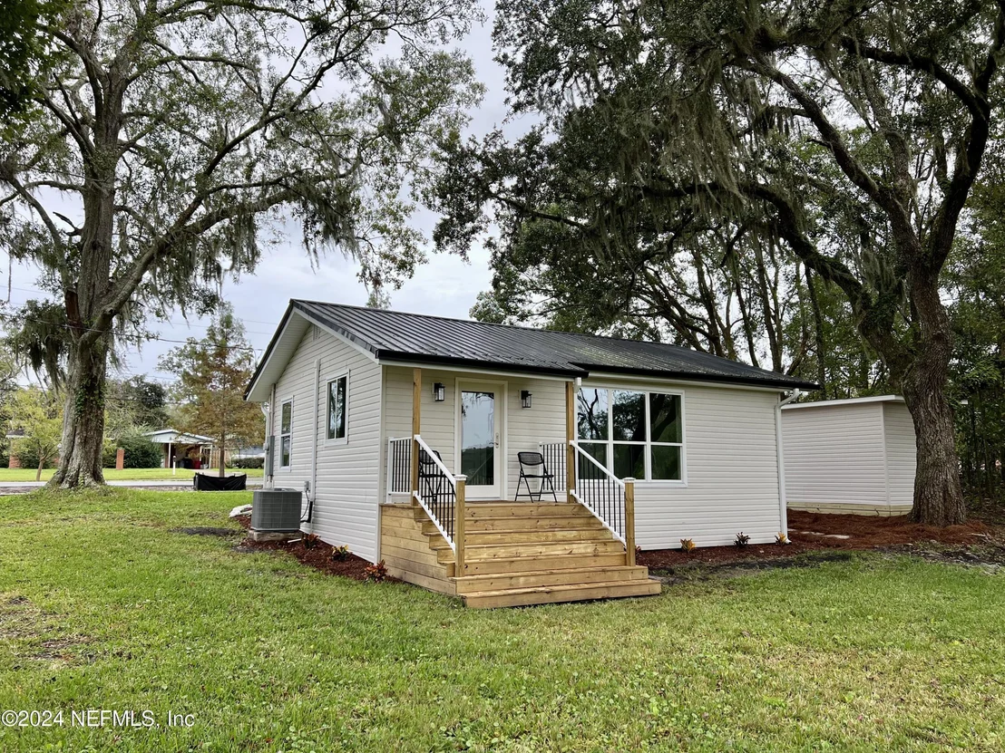 Photo of 9672 SIBBALD Road