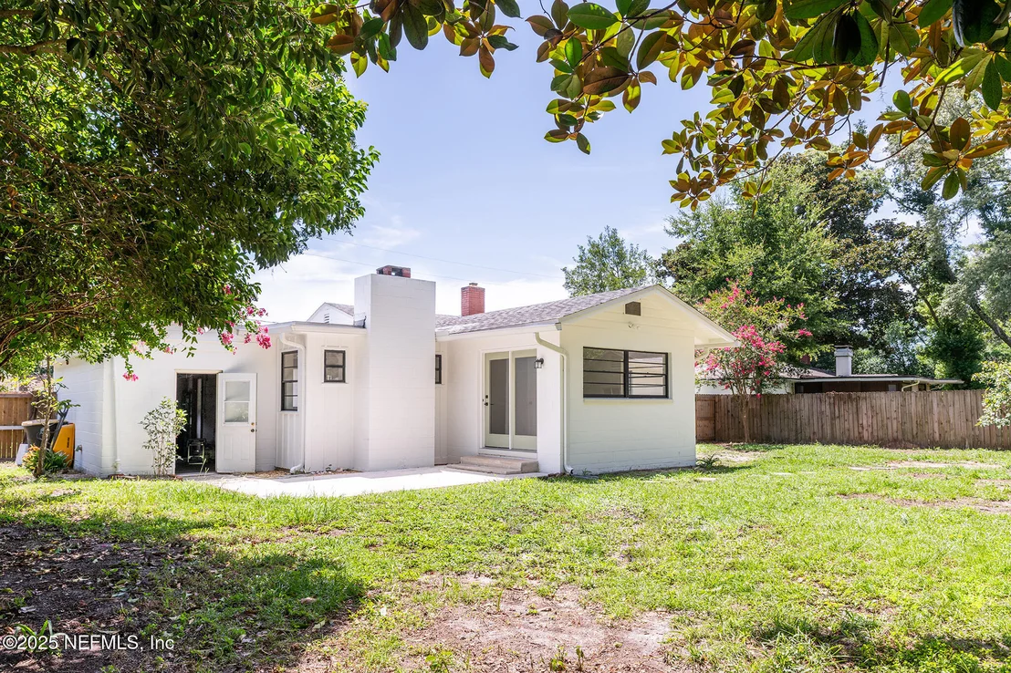 Photo of 5753 CRESTVIEW Road