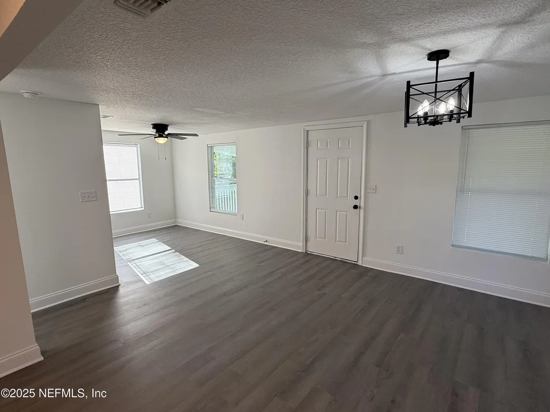 Photo of 6449 BLUEBIRD Road