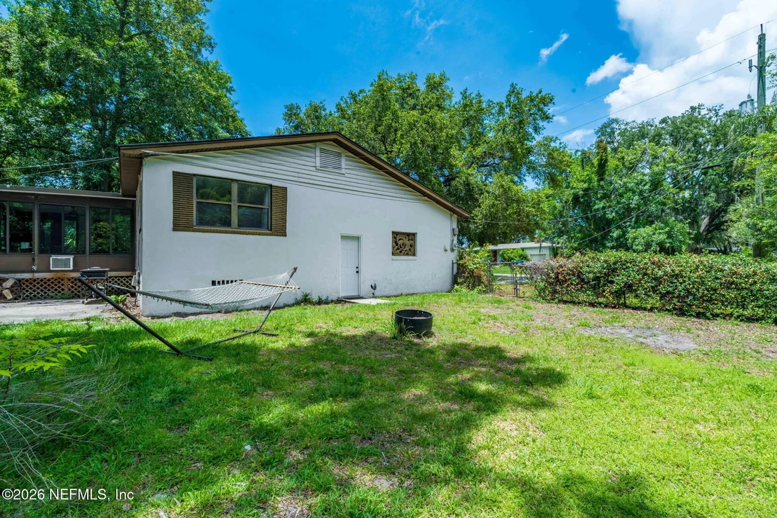 Photo of 1738 CLEMSON Road