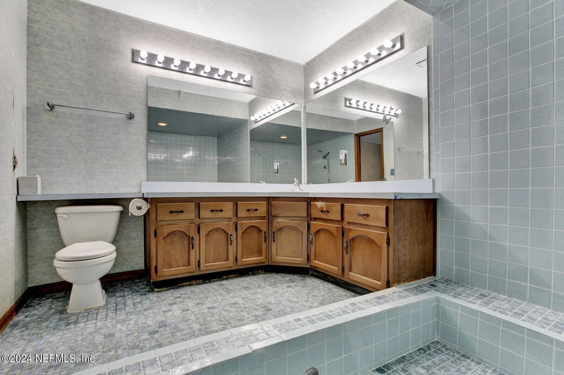 Photo of 2527 BEGONIA Drive
