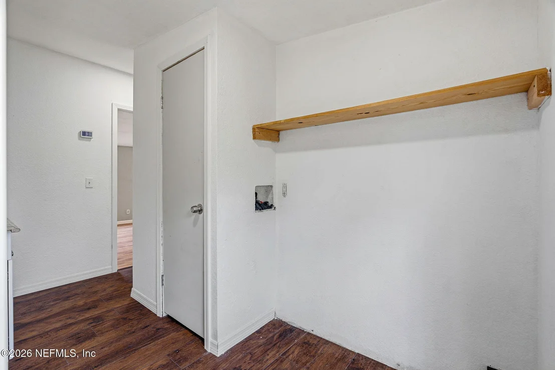 Photo of 2775 LIGHTNING Way