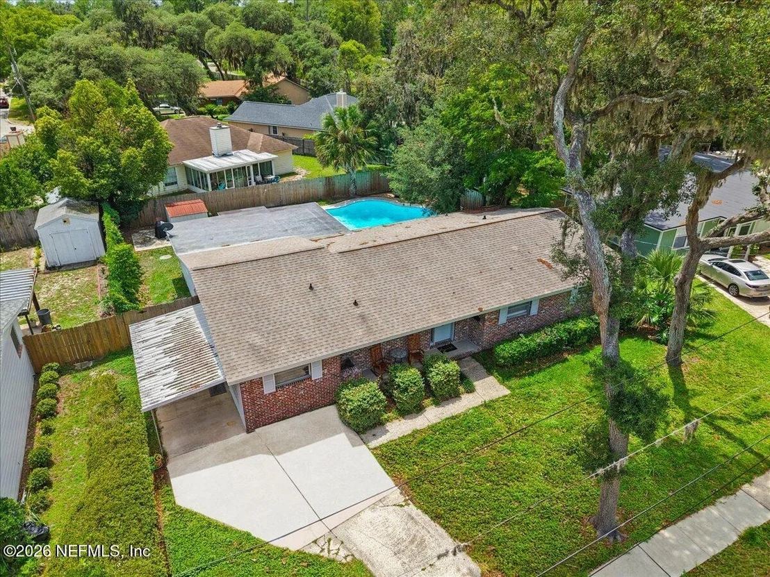 Photo of 2375 FLO Drive W