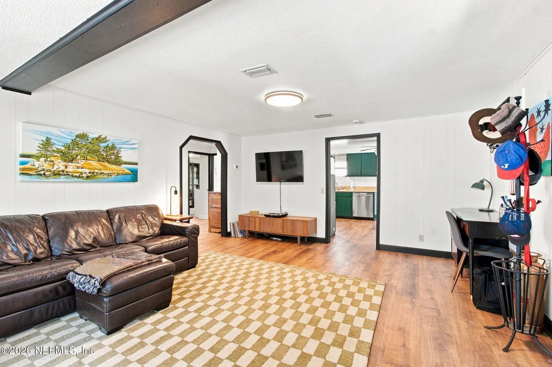 Photo of 33485 MEADOWS Lane