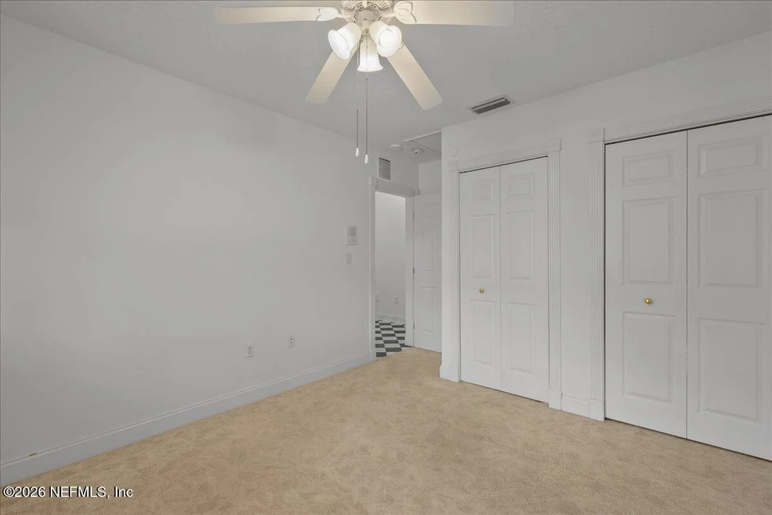 Photo of 533 W RIVER Road