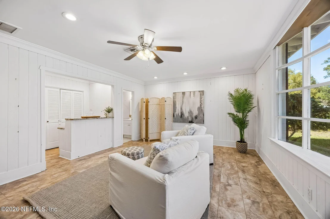 Photo of 4844 ALGONQUIN Avenue